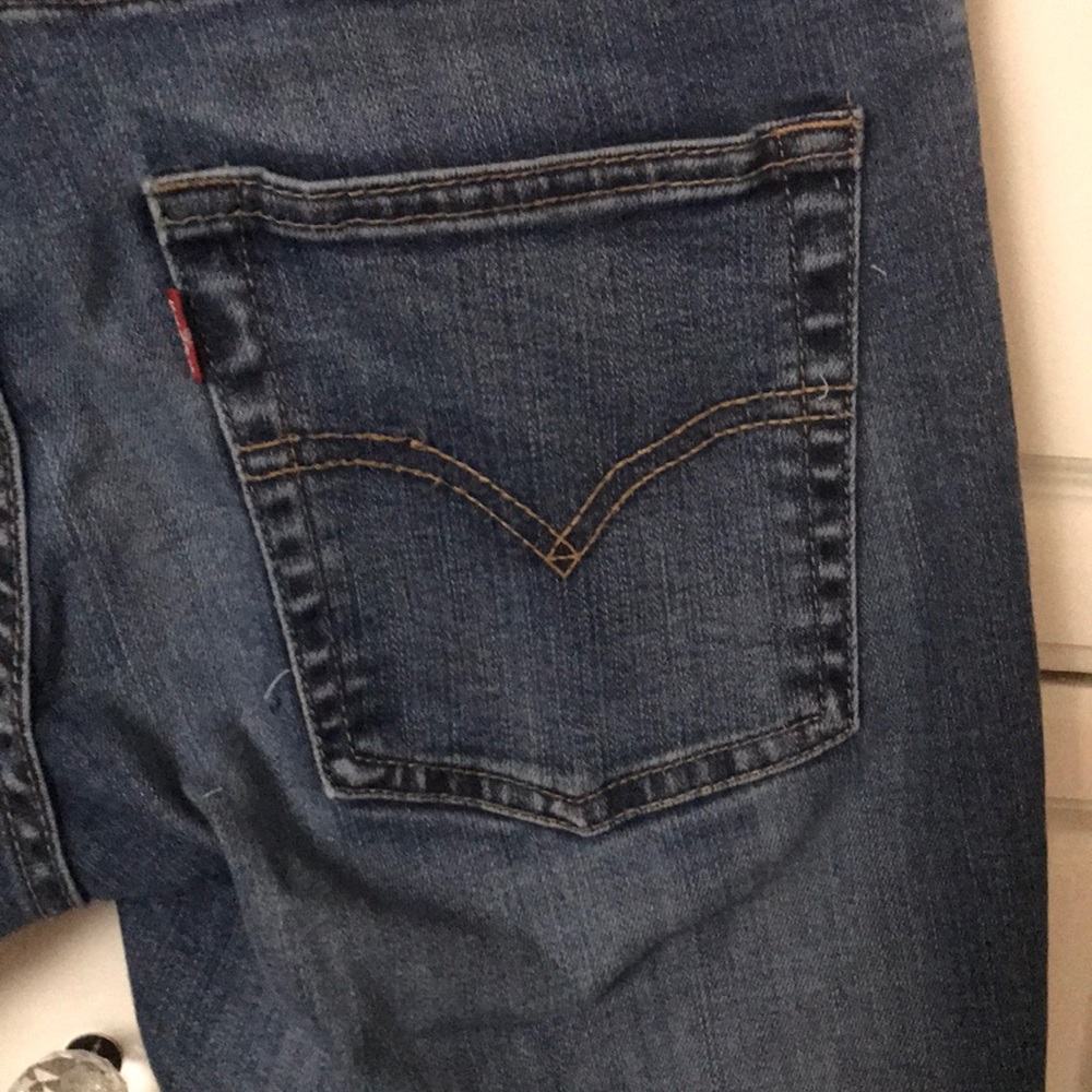 ⚡️ Levi’s— Custom Distressed 28x28 Slim Jeans